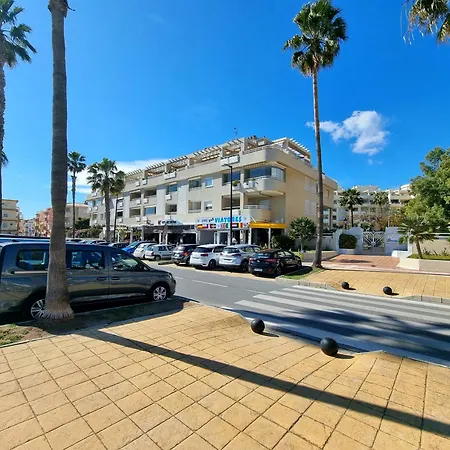 Luxury 2 Bedrooms In La Carihuela 20 Meters In From Of Lägenhet Torremolinos