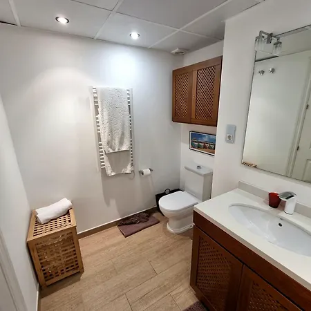 Luxury 2 Bedrooms In La Carihuela 20 Meters In From Of Lejlighed *