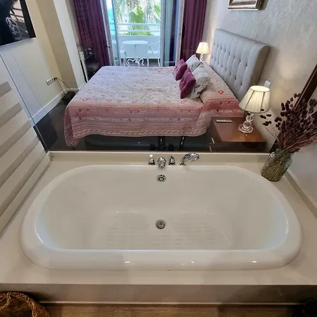 Luxury 2 Bedrooms In La Carihuela 20 Meters In From Of شقة توريمولينوس